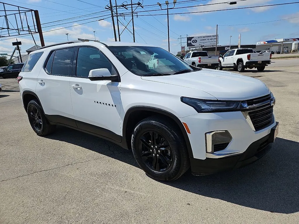2023 Chevrolet Traverse 1LT - Photo 10