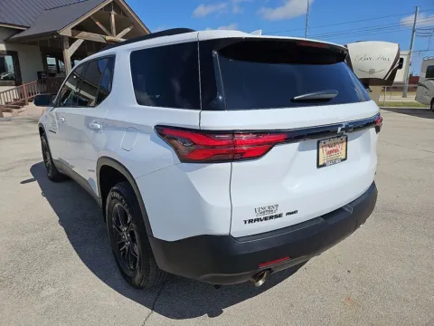 More photos of 2023 Chevrolet Traverse LT at Vincent Motor Company, TX