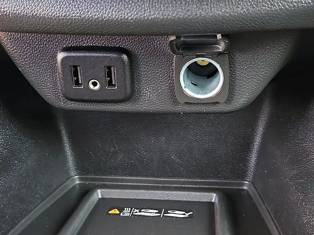 2023 Chevrolet Traverse 1LT - Photo 28