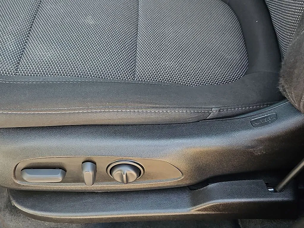 2023 Chevrolet Traverse 1LT - Photo 24