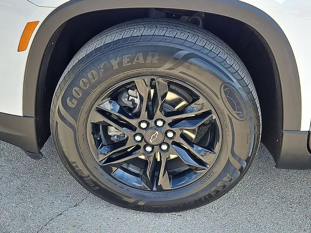 2023 Chevrolet Traverse 1LT - Photo 13