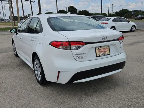 More photos of 2021 Toyota Corolla LE at Vincent Motor Company, TX
