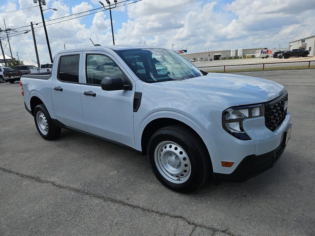 2025 Ford Maverick XL AWD's photo