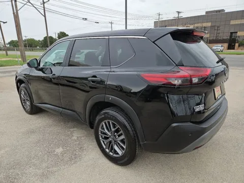 More photos of 2023 Nissan Rogue S at Vincent Motor Company, TX