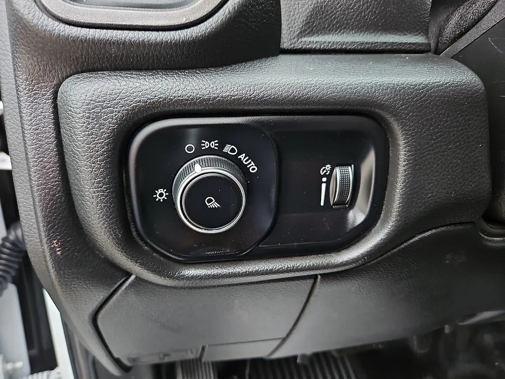 2022 RAM Ram 3500 Pickup Tradesman - Photo 25