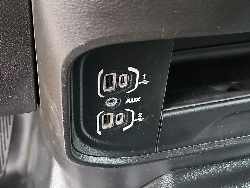 2022 RAM Ram 3500 Pickup Tradesman - Photo 28