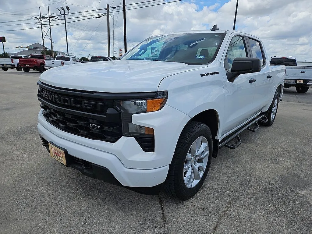 White 2022 Chevrolet Silverado 1500 Custom for sale in Abilene, TX