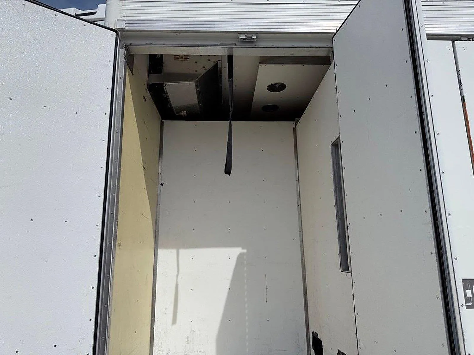 Hino 338 photo 14