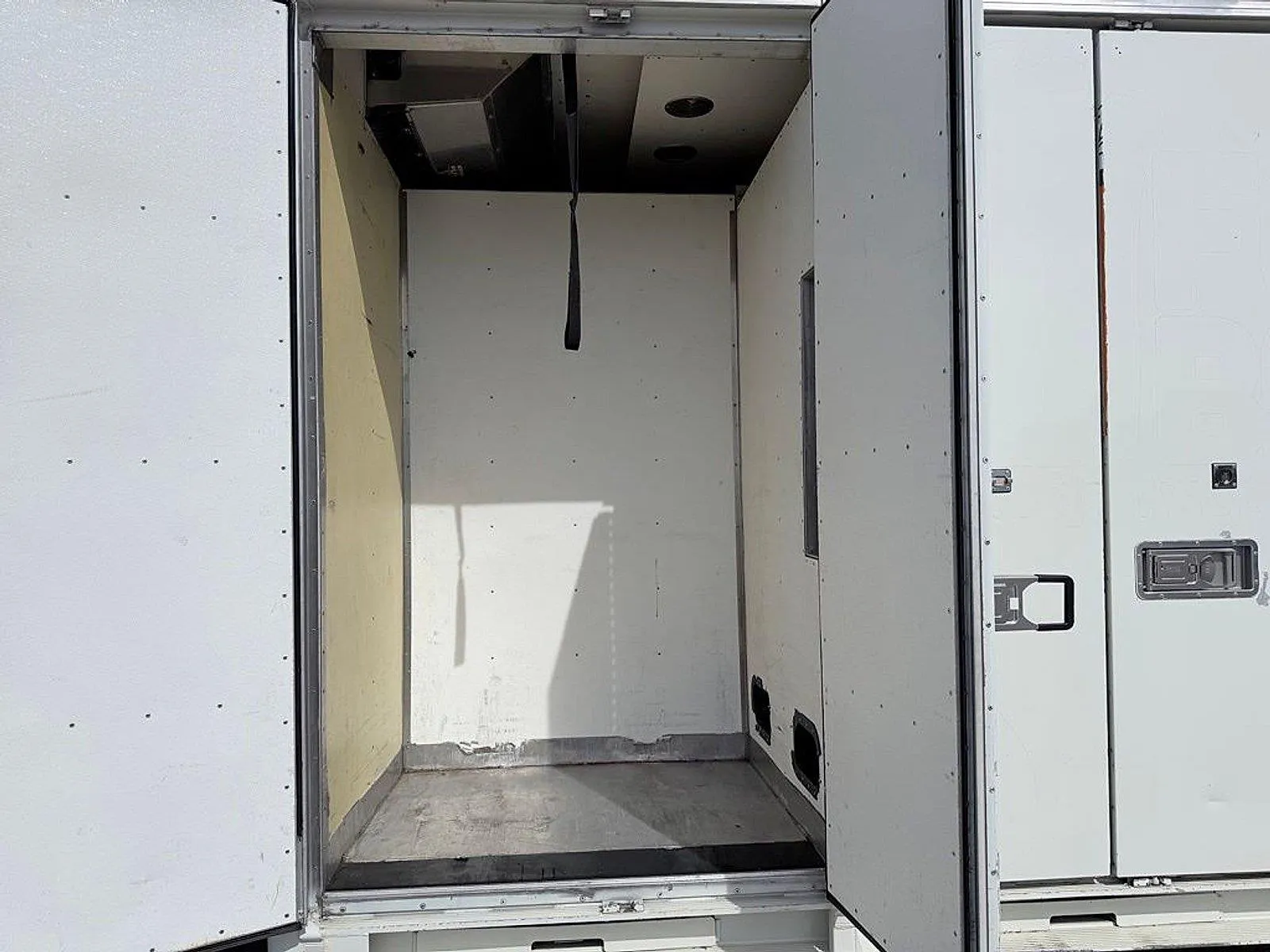 Hino 338 photo 15