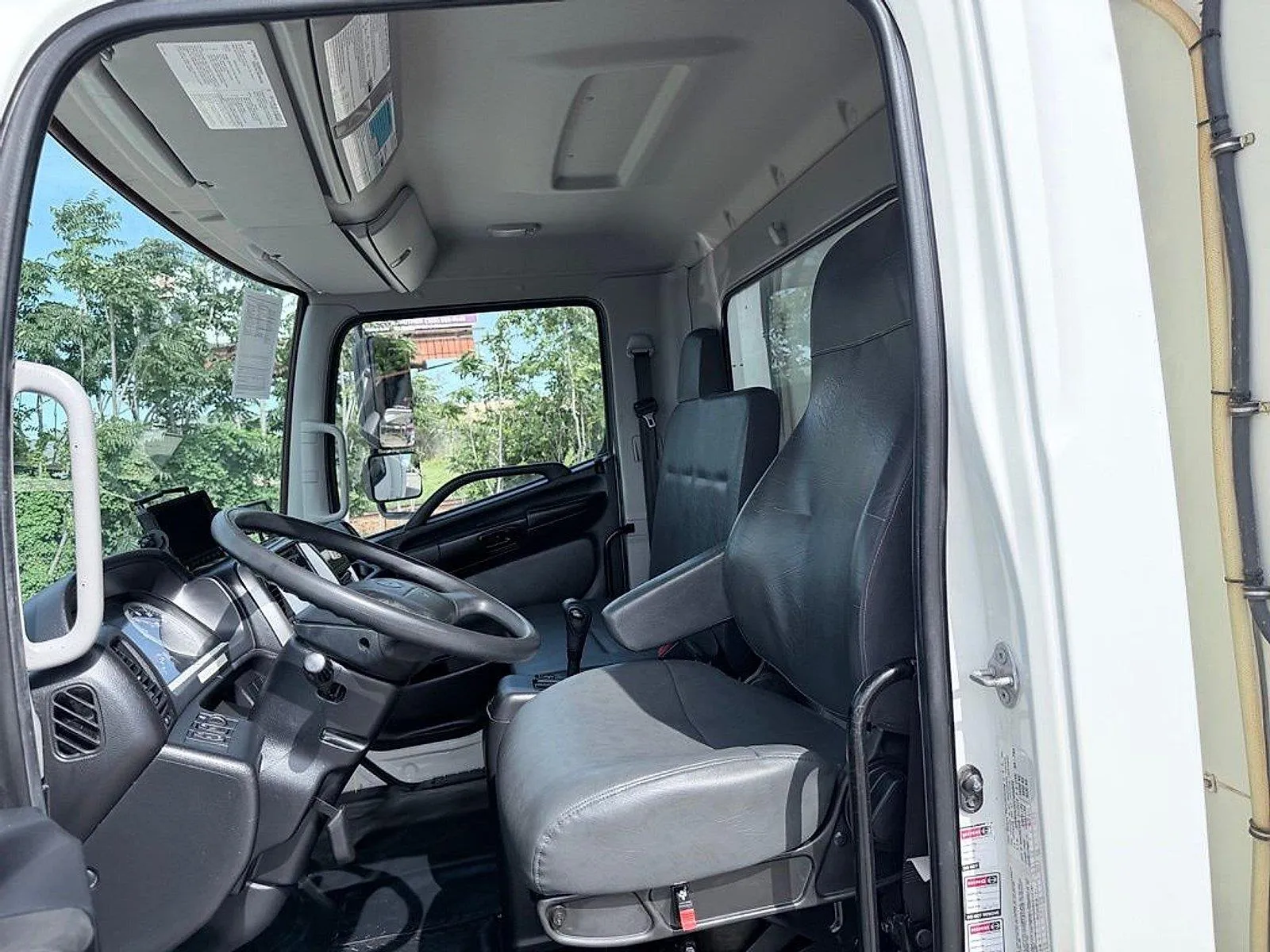 Hino 338 photo 16