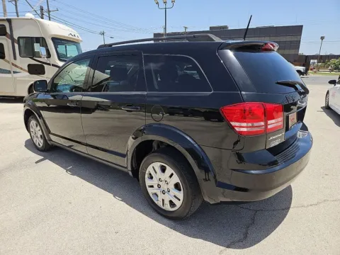 More photos of 2020 Dodge Journey SE at Vincent Motor Company, TX