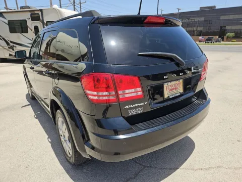 More photos of 2020 Dodge Journey SE at Vincent Motor Company, TX