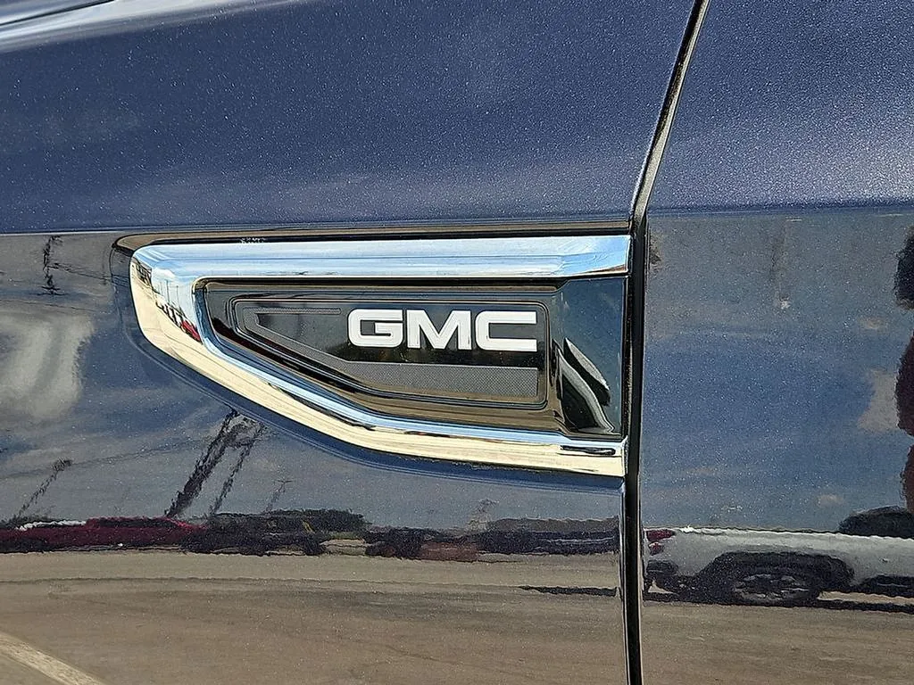 2024 GMC Yukon SLT - Photo 14