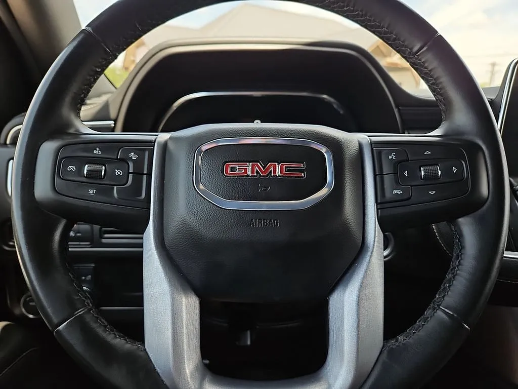 2024 GMC Yukon SLT - Photo 30