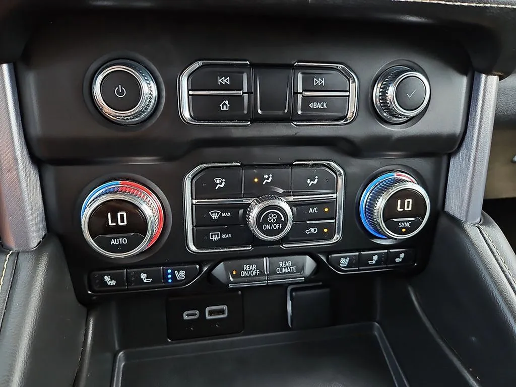2024 GMC Yukon SLT - Photo 25