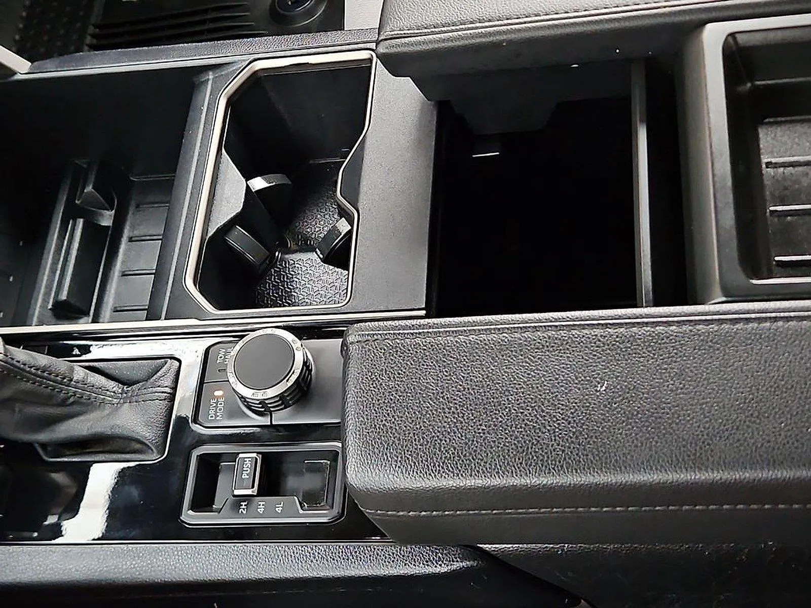 Toyota Tundra photo 16