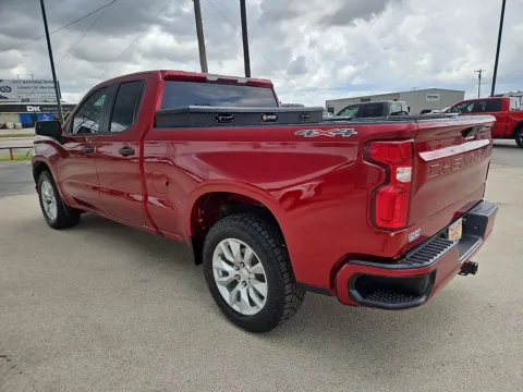 More photos of 2021 Chevrolet Silverado 1500 Custom at Vincent Motor Company, TX