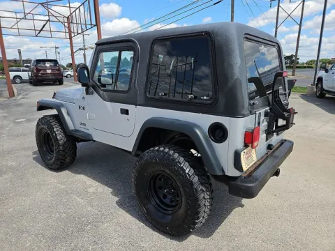 More photos of 2005 Jeep Wrangler X at Vincent Motor Company, TX