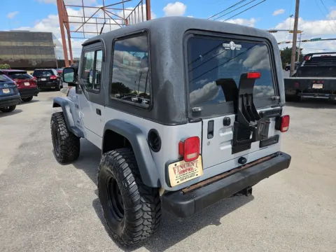More photos of 2005 Jeep Wrangler X at Vincent Motor Company, TX