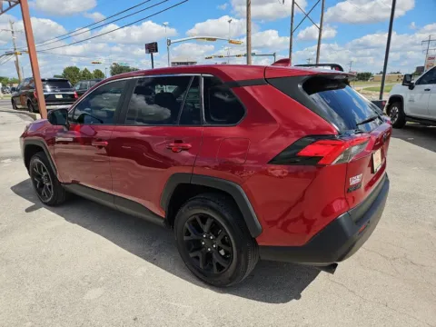 More photos of 2022 Toyota RAV4 LE at Vincent Motor Company, TX