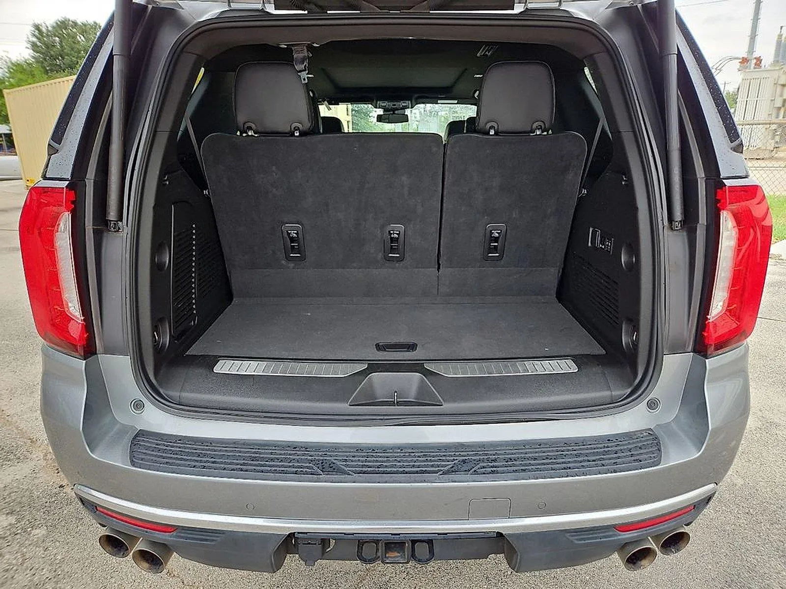 GMC Yukon photo 16