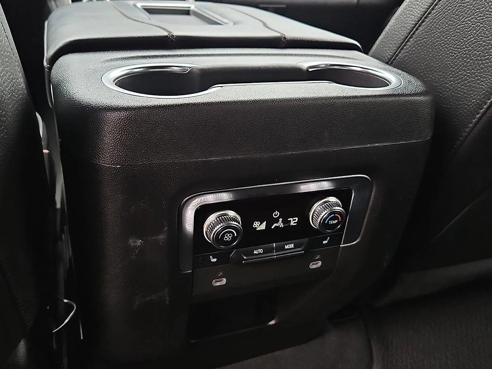 GMC Yukon photo 21