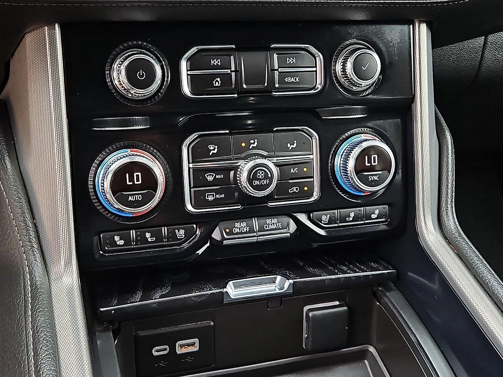 GMC Yukon photo 28