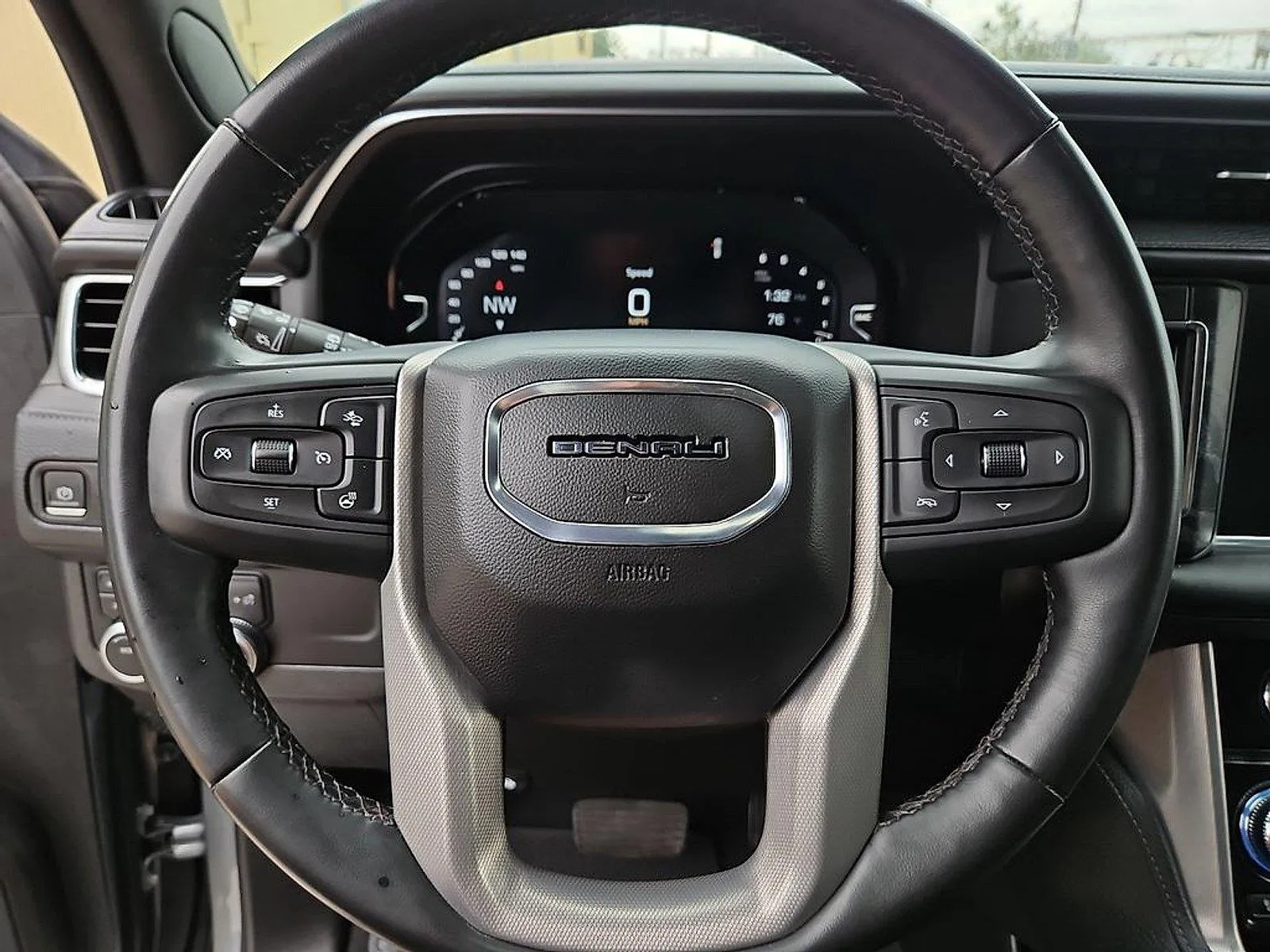 GMC Yukon photo 30