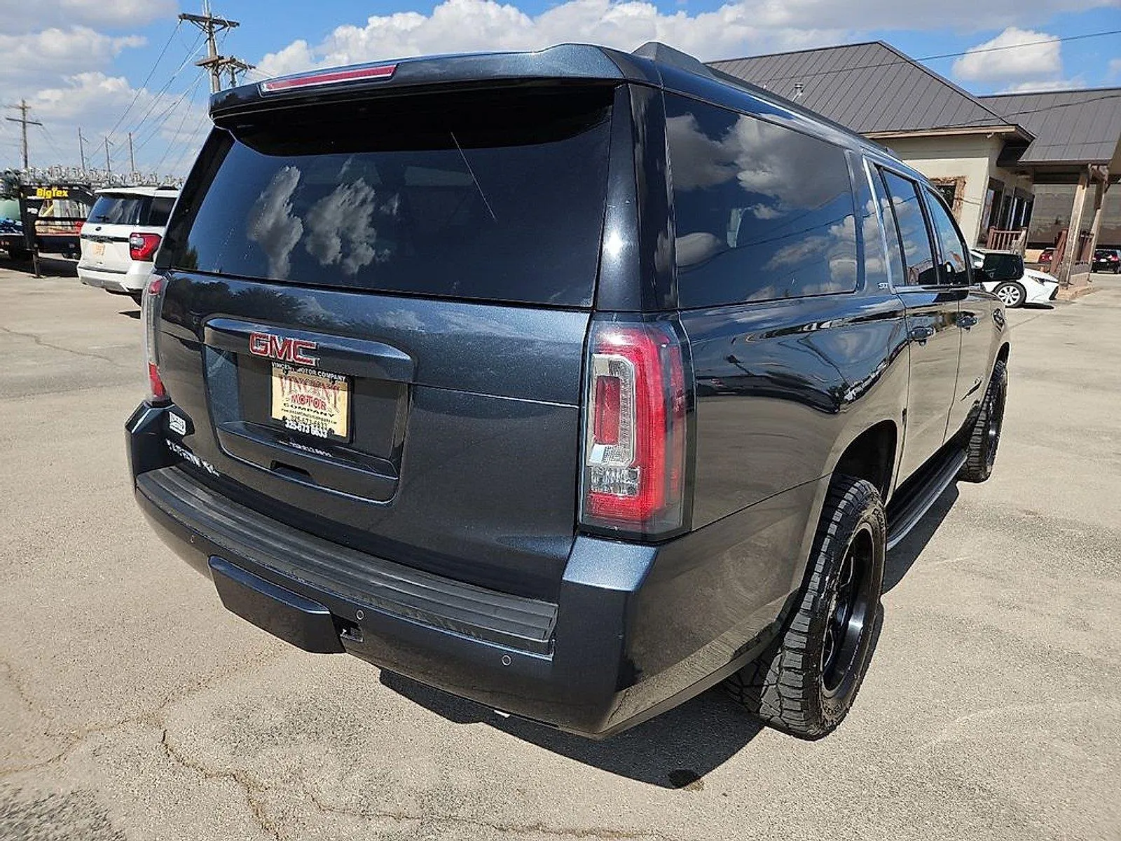 GMC Yukon XL photo 7