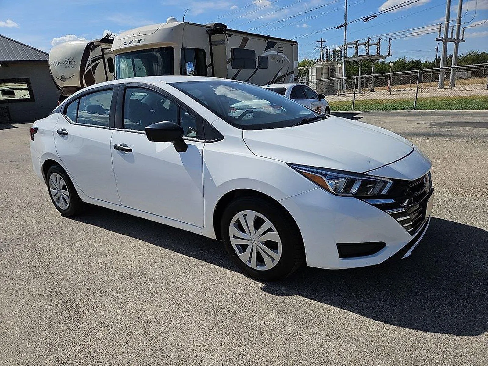 Nissan Versa photo 10