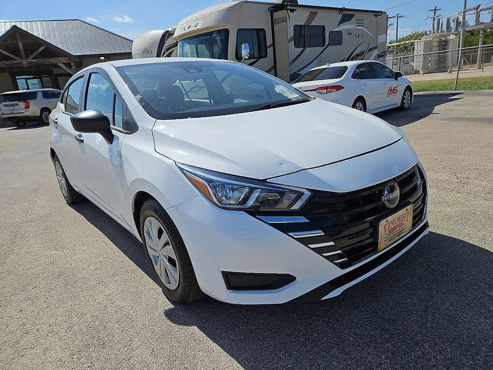 Nissan Versa photo 11