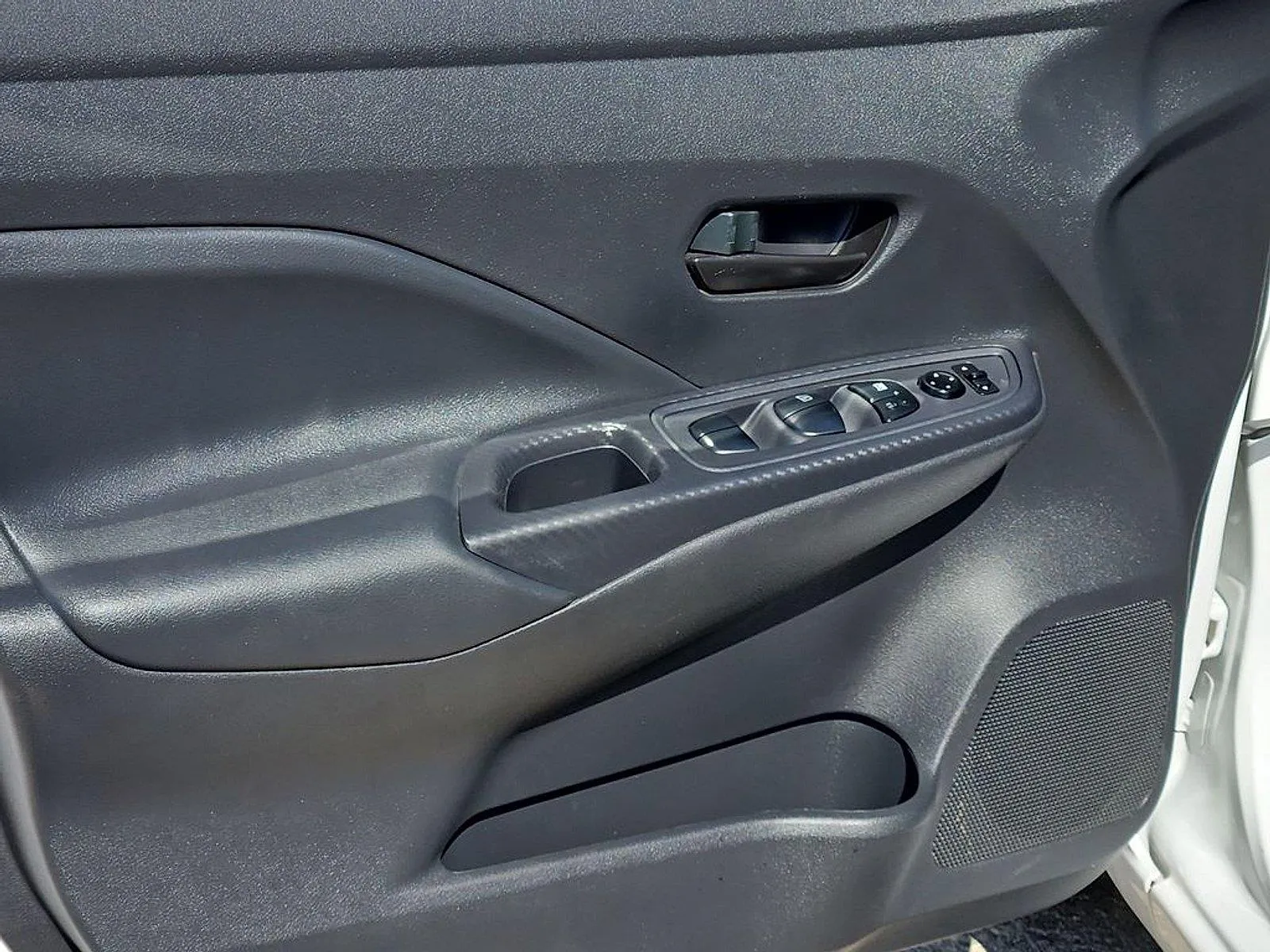 Nissan Versa photo 18