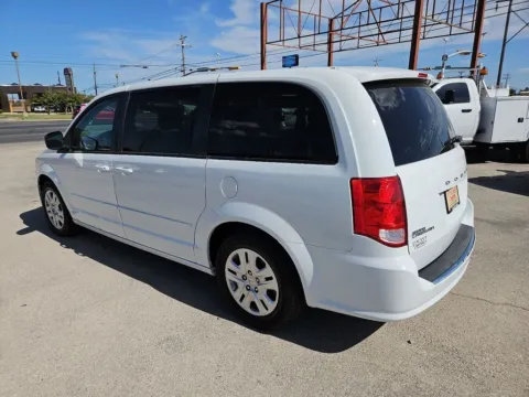 More photos of 2016 Dodge Grand Caravan SE at Vincent Motor Company, TX