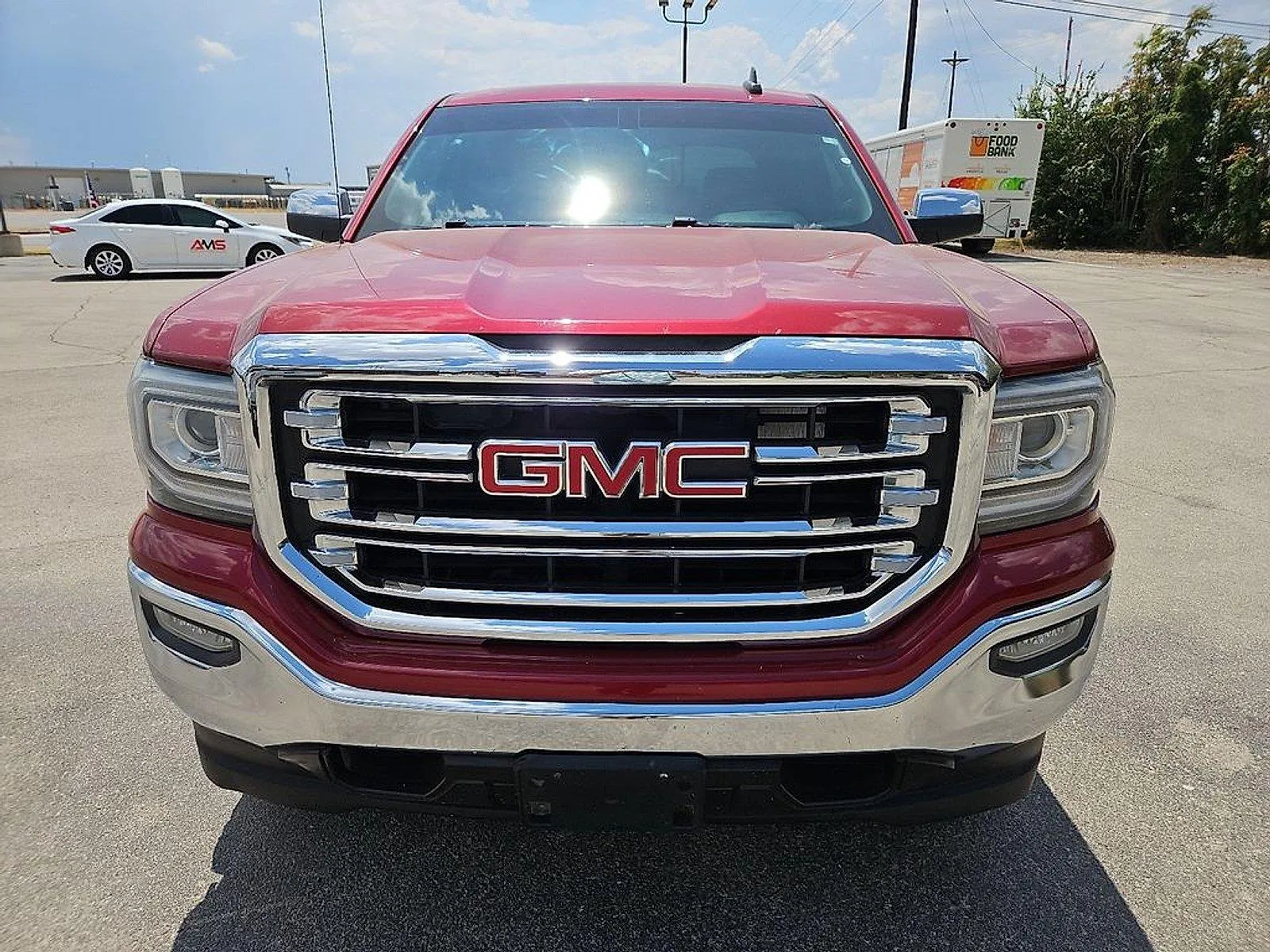 GMC Sierra photo 12