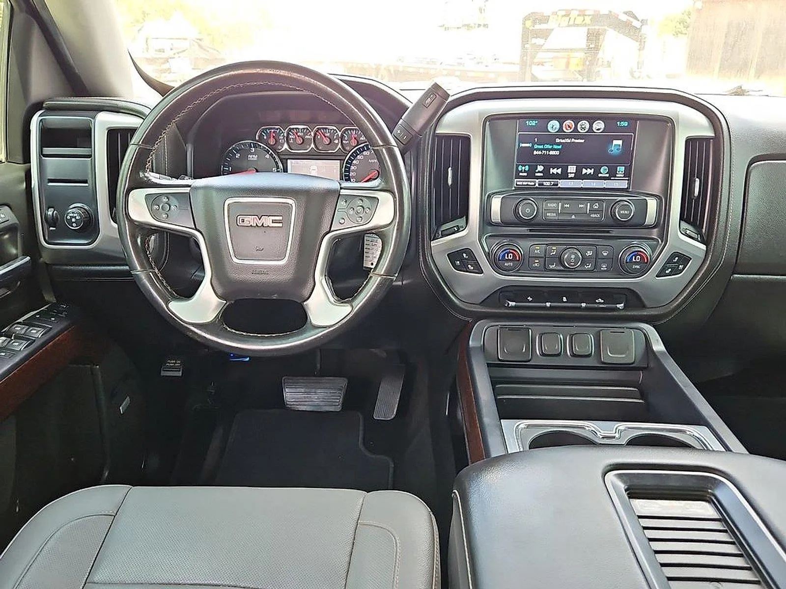 GMC Sierra photo 18