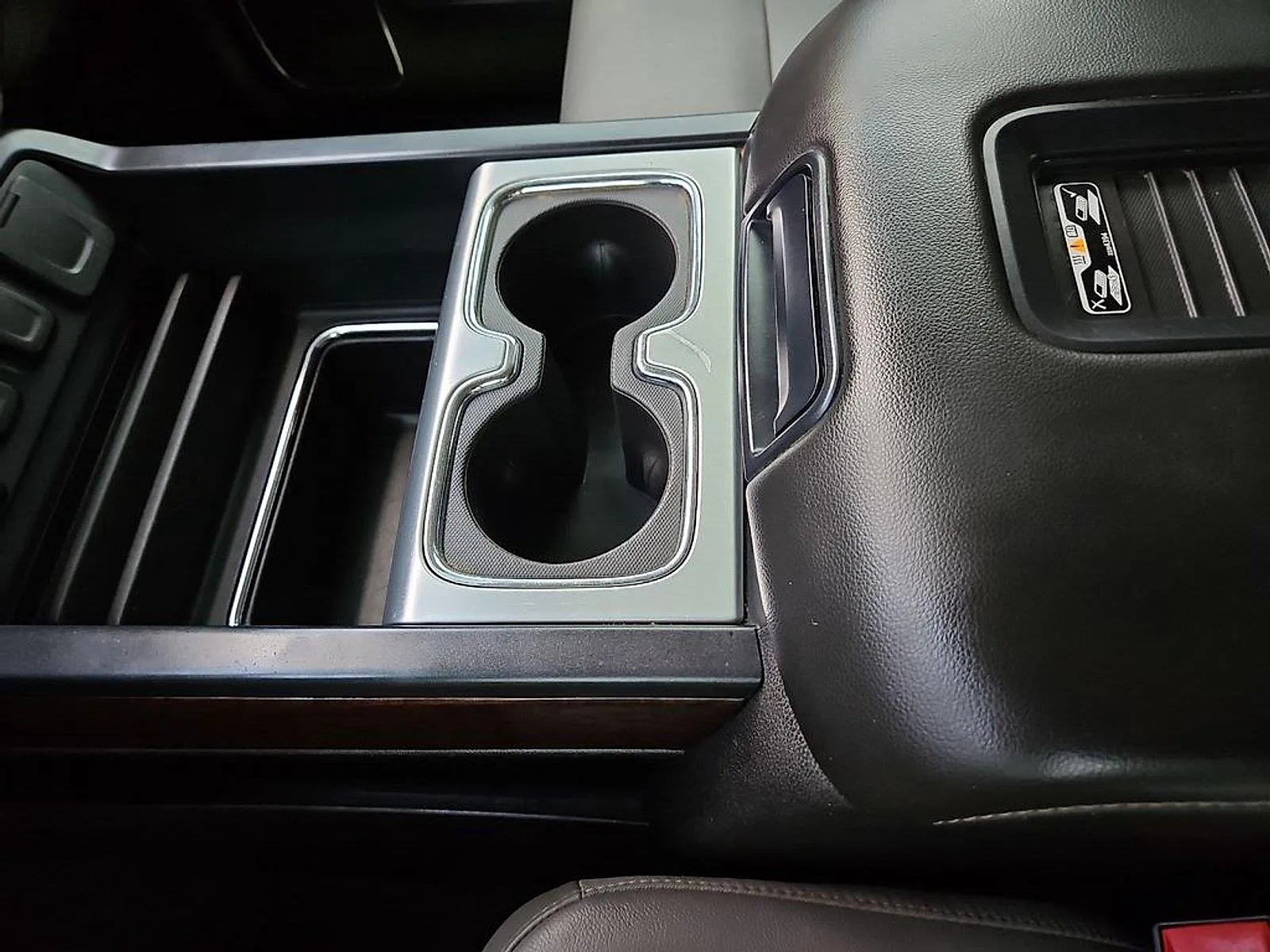 GMC Sierra photo 24