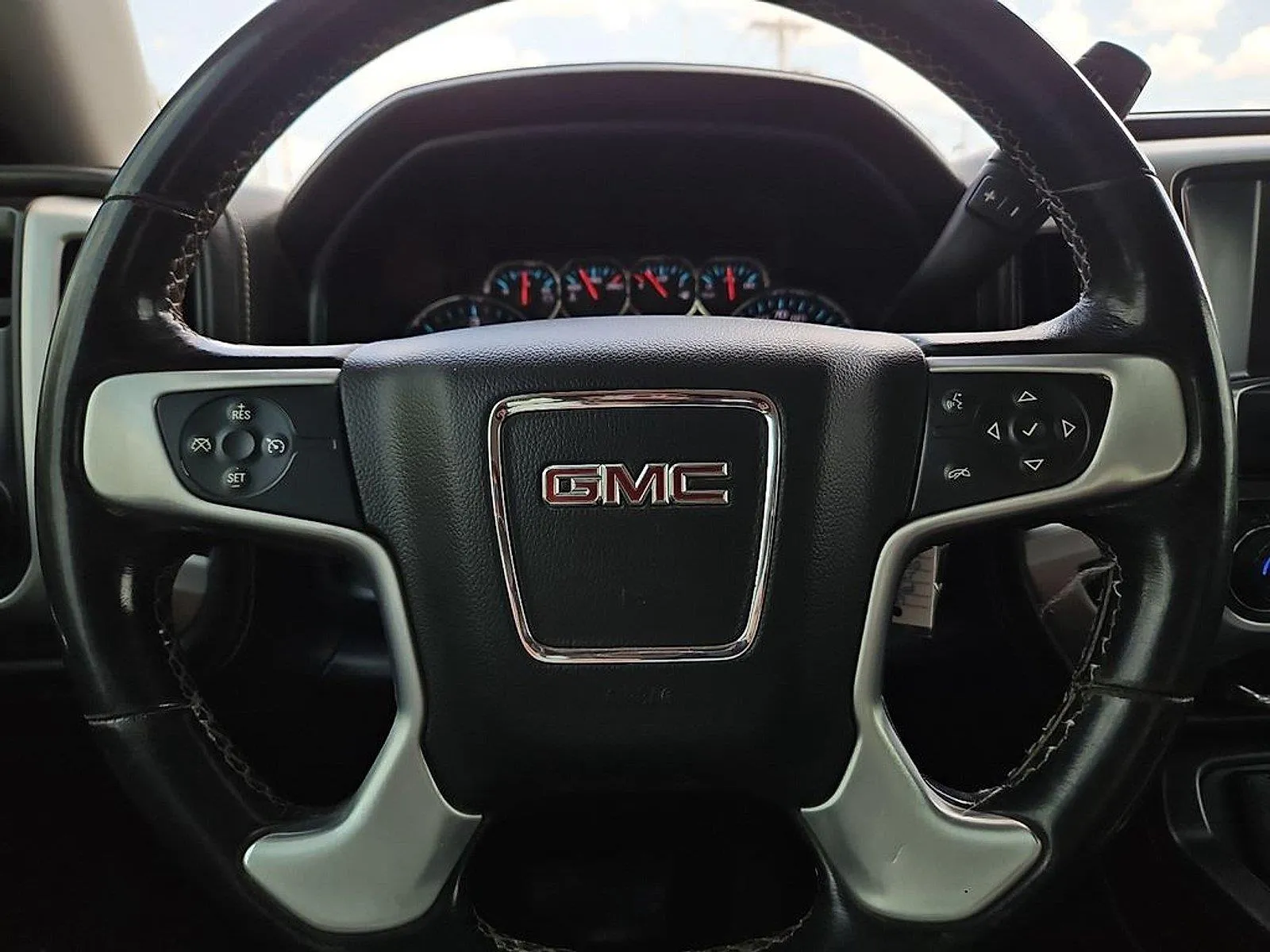 GMC Sierra photo 30