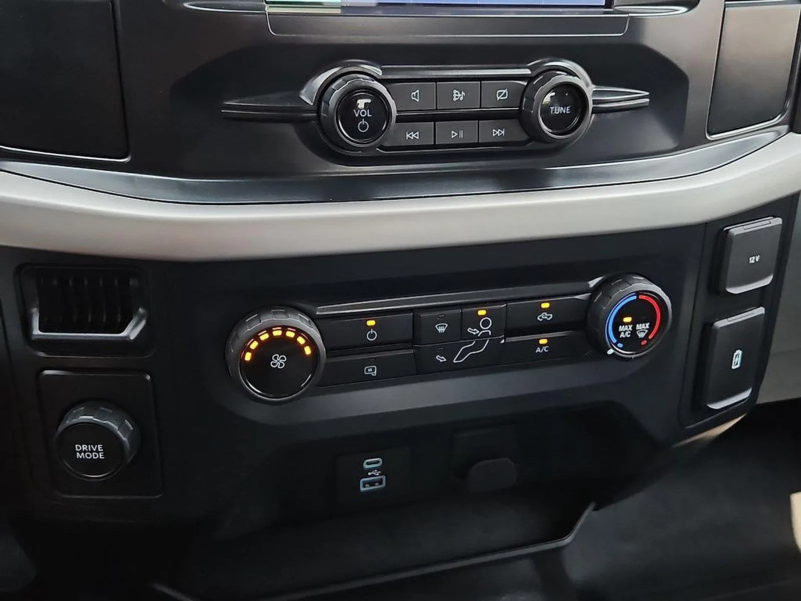 Ford F-150 photo 24