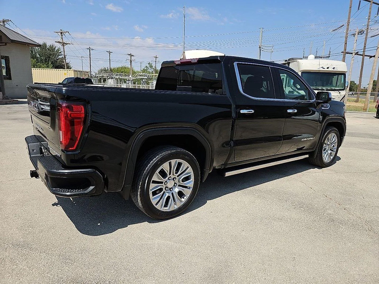 GMC Sierra photo 8