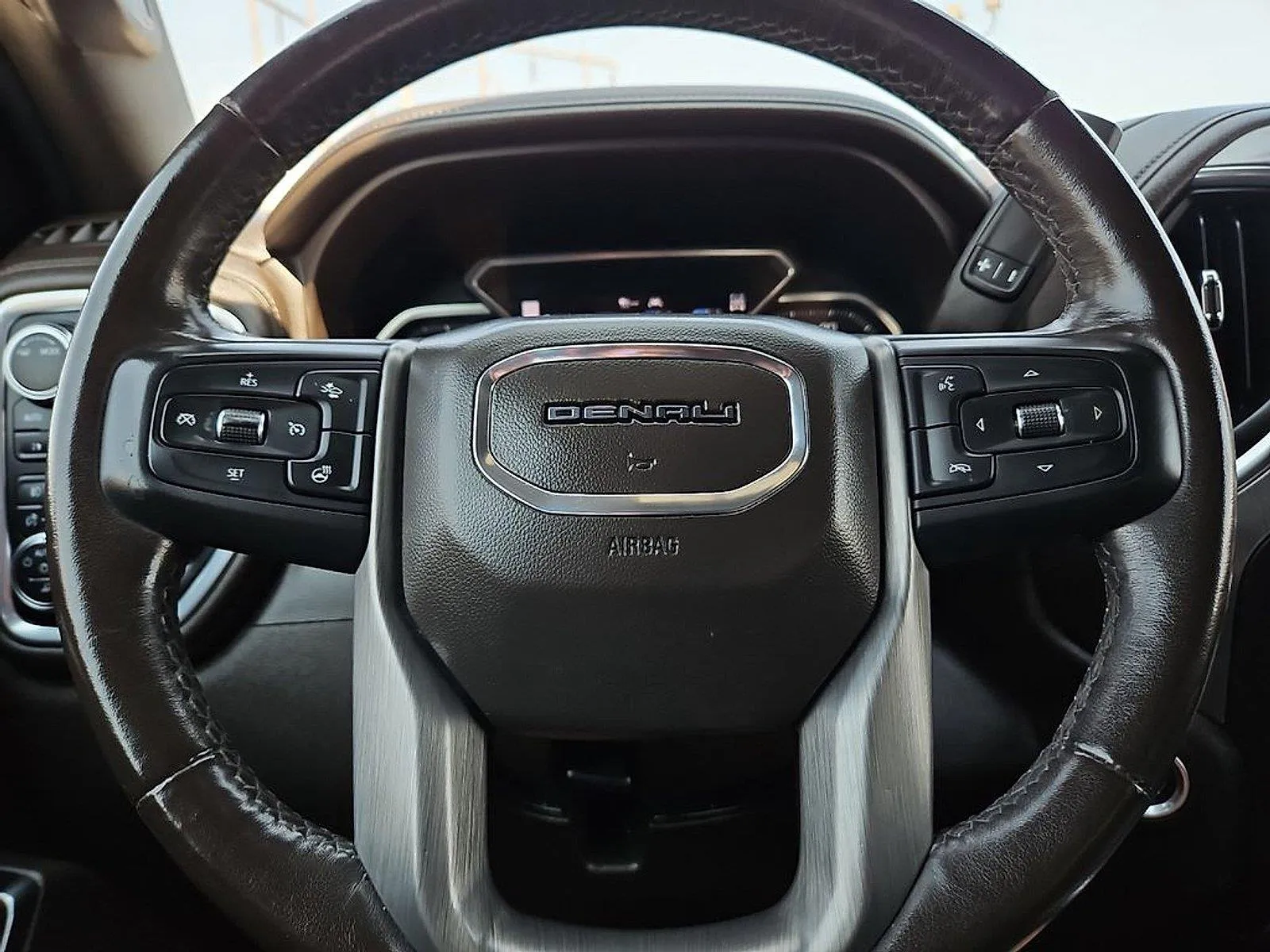 GMC Sierra photo 30