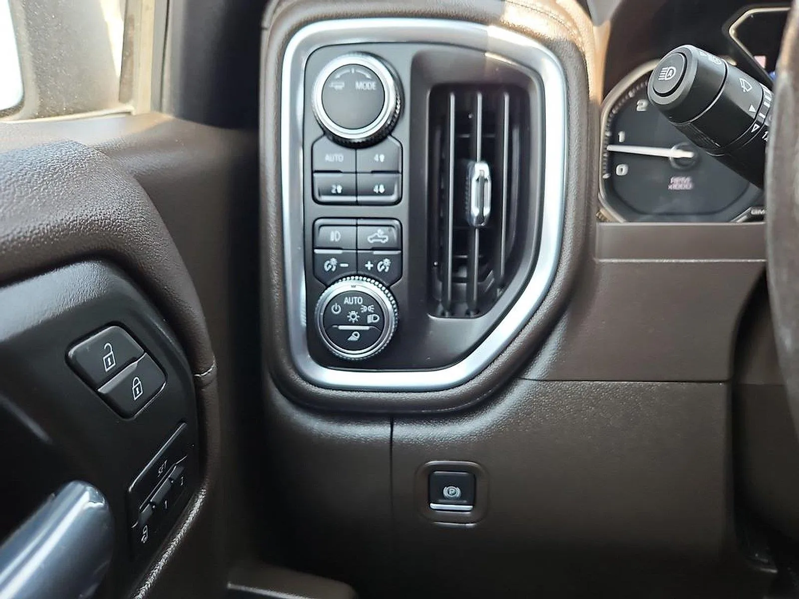 GMC Sierra photo 23