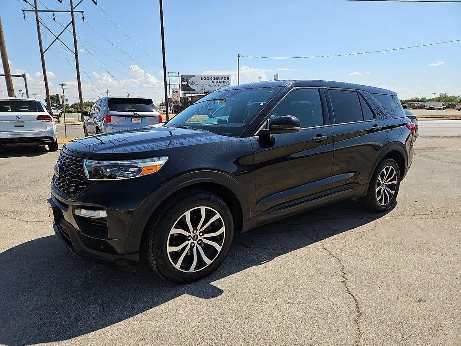 Ford Explorer photo 2