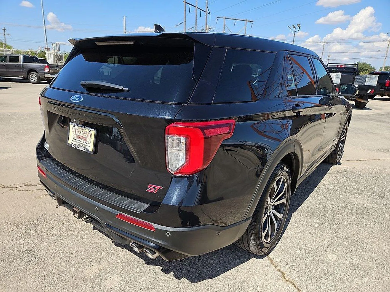 Ford Explorer photo 7