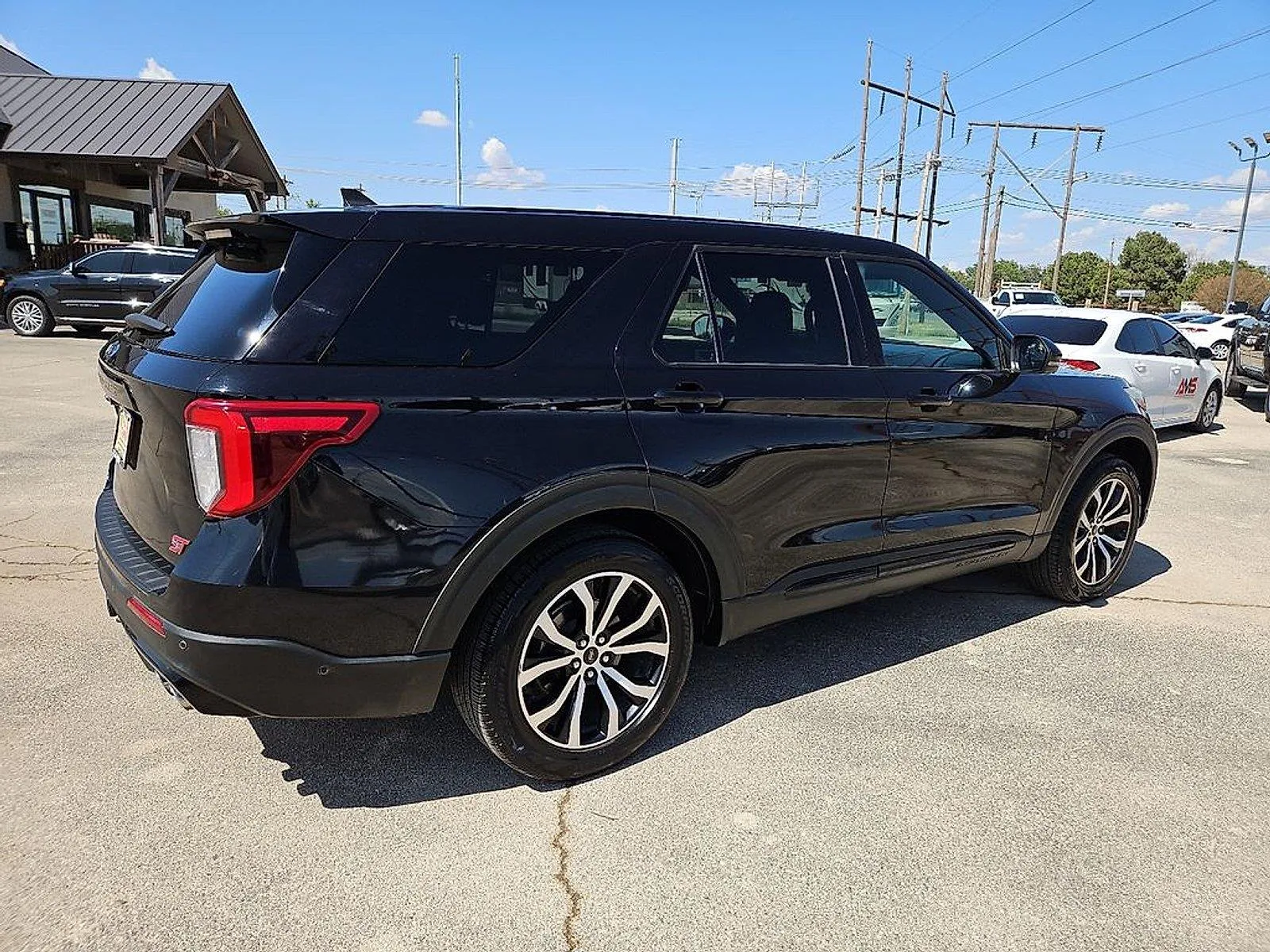 Ford Explorer photo 8