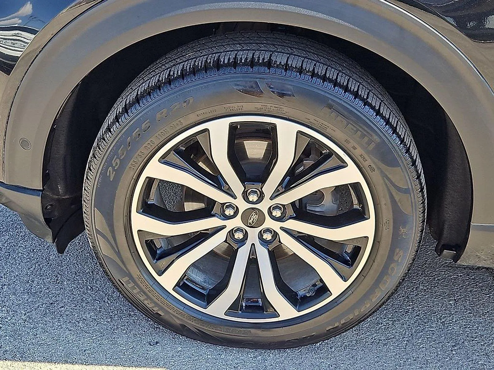 Ford Explorer photo 13