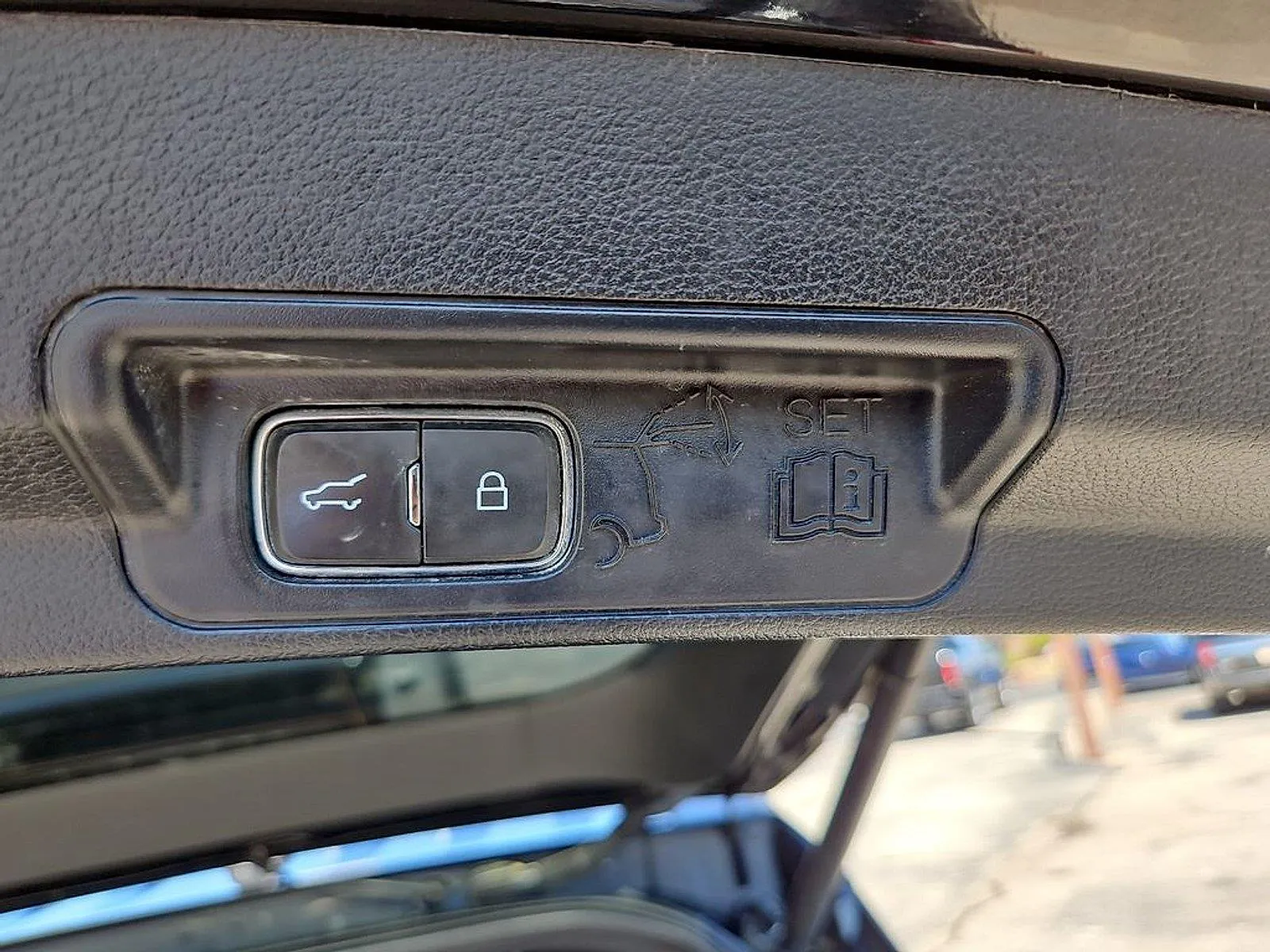 Ford Explorer photo 16