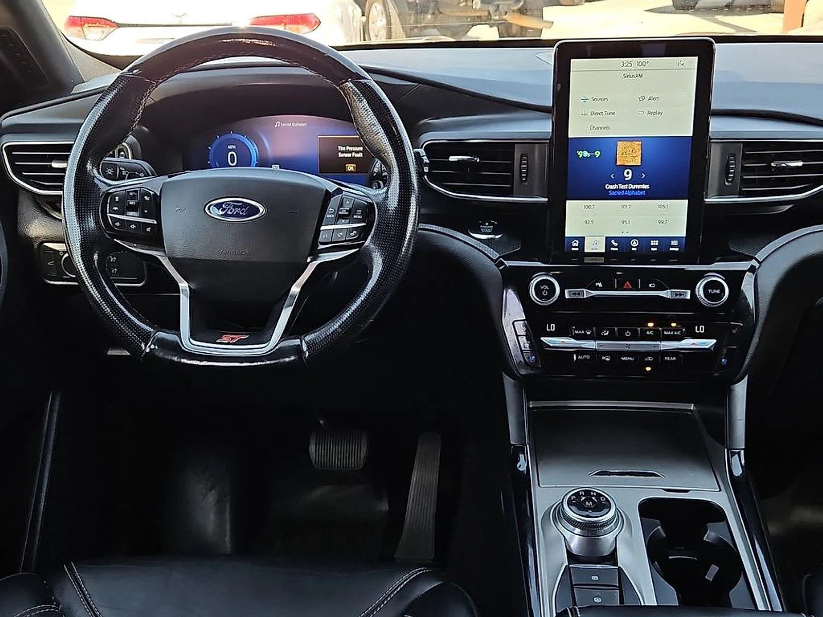 Ford Explorer photo 19