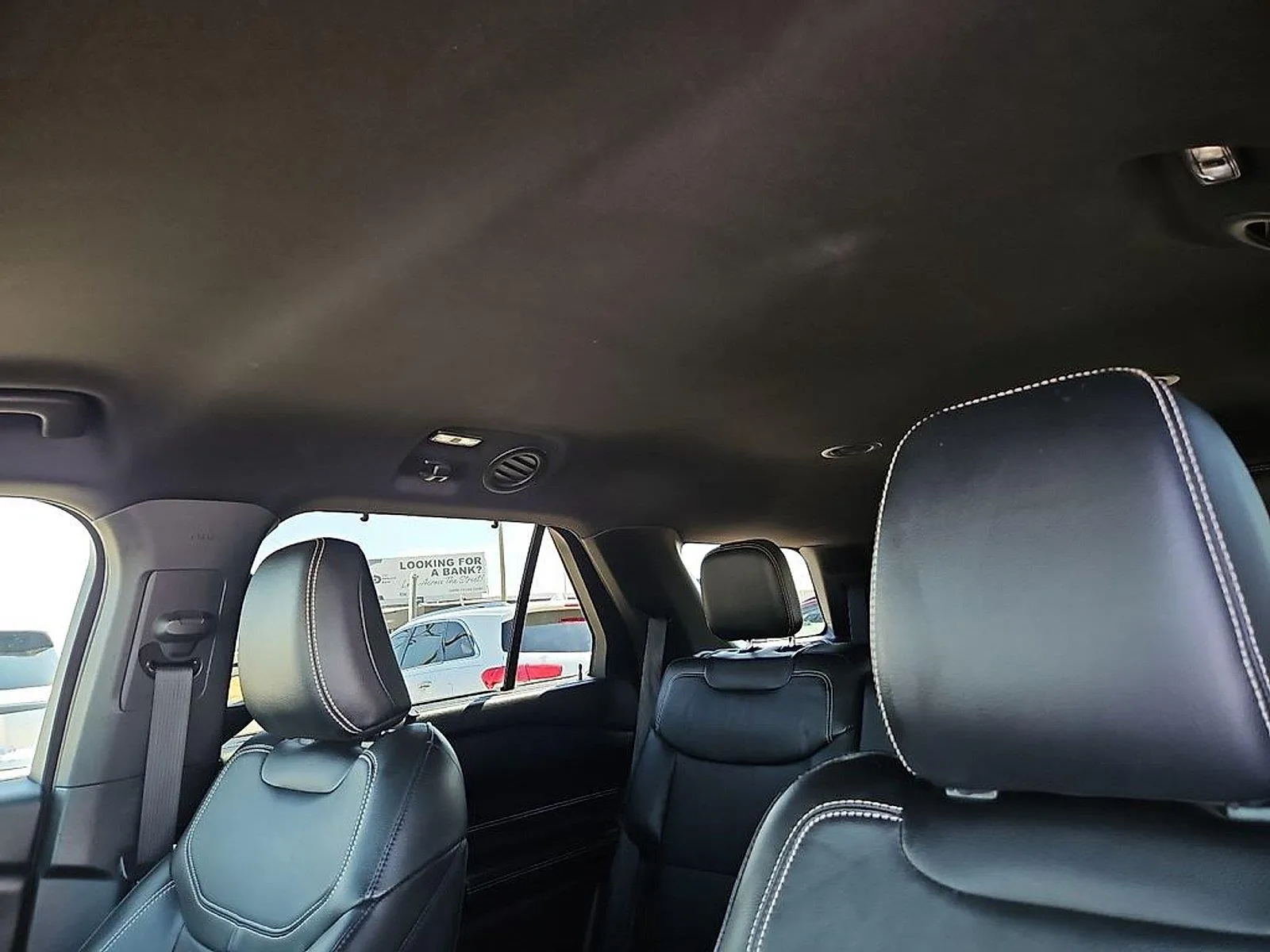 Ford Explorer photo 22