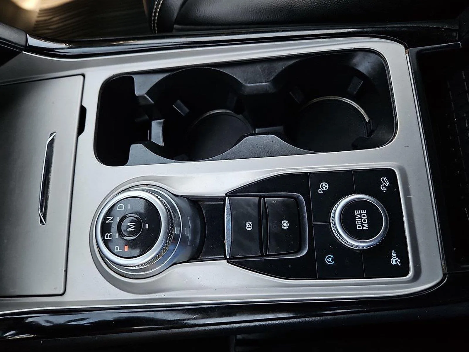 Ford Explorer photo 25