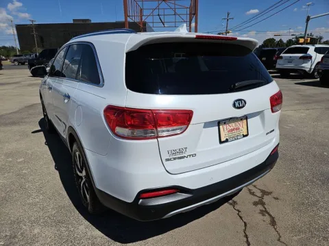 More photos of 2016 Kia Sorento EX at Vincent Motor Company, TX